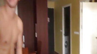 चेक एमआईएलए, लड़कों के साथ बढ़ा डाउनलोड सेक्स कांड वीडियो